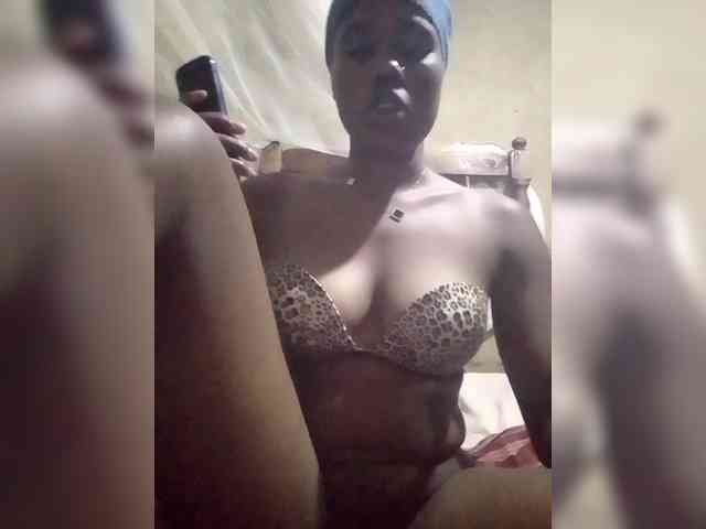 queencharry22 webcam