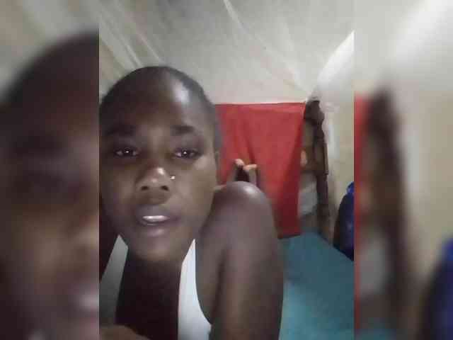 queencharry22 webcam