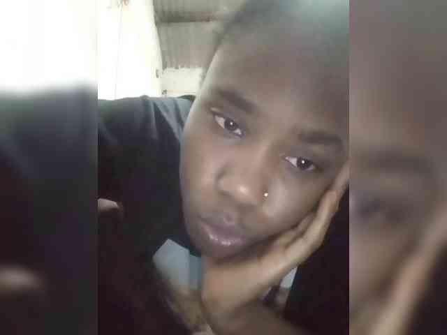 queencharry22 webcam