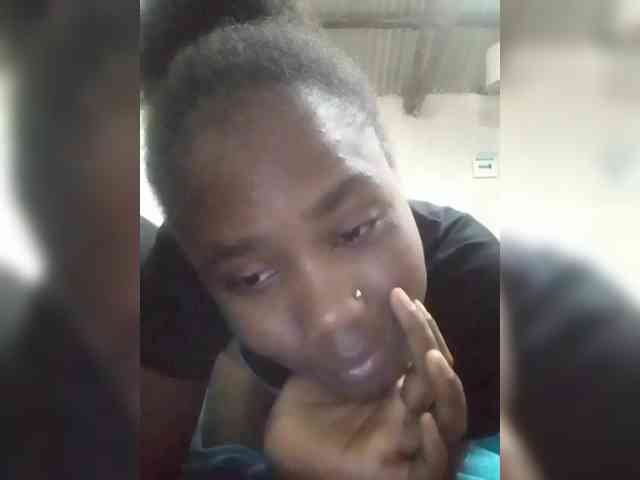 queencharry22 webcam