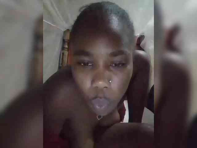 queencharry22 webcam