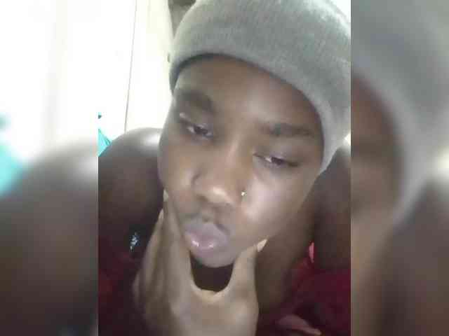 queencharry22 webcam