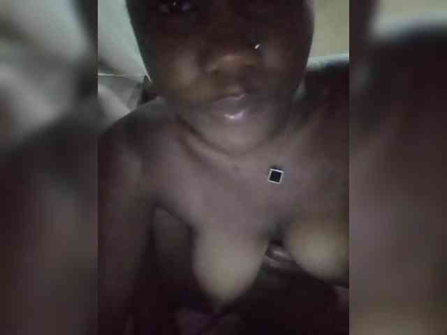 queencharry22 webcam