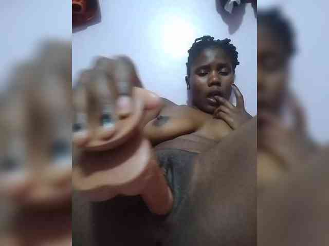 queencharry22 webcam
