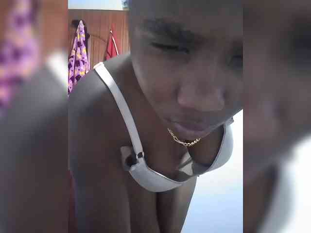 sexydiva22 webcam