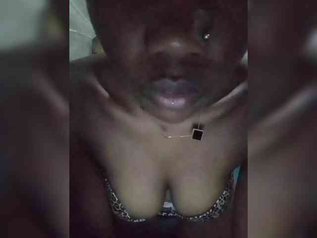 queencharry22 webcam