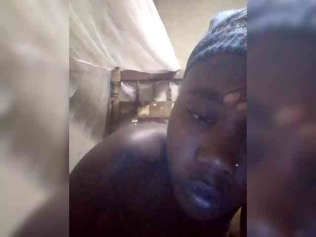 queencharry22 webcam