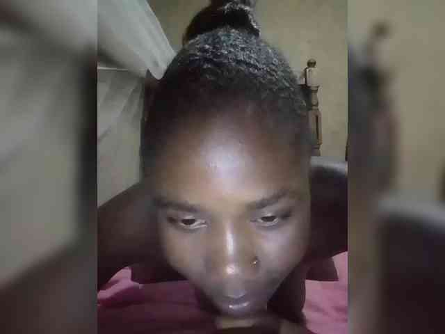 queencharry22 webcam