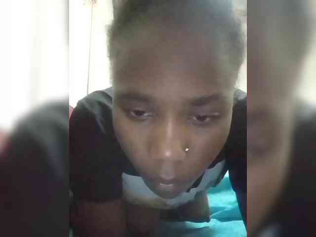 queencharry22 webcam