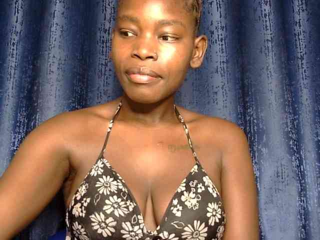 Sweet-ebony5 webcam