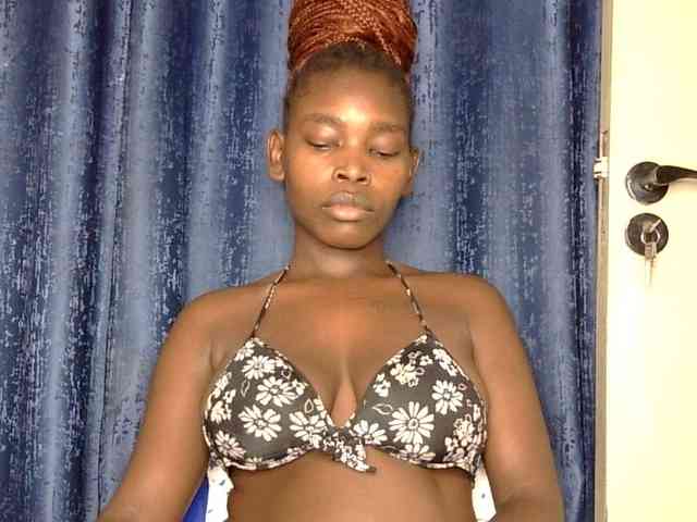 Sweet-ebony5 webcam
