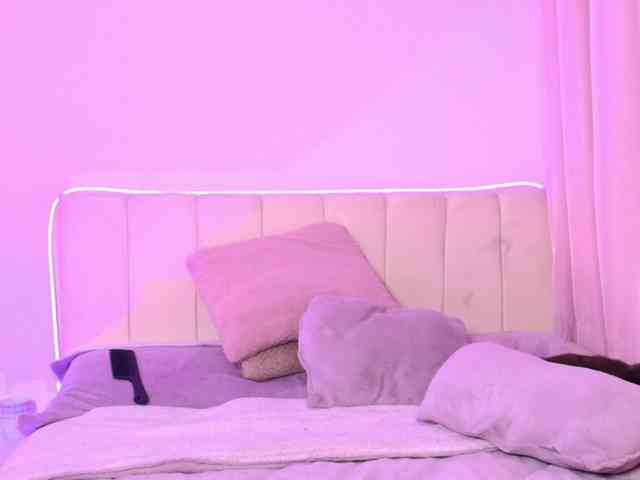 megan-ari webcam