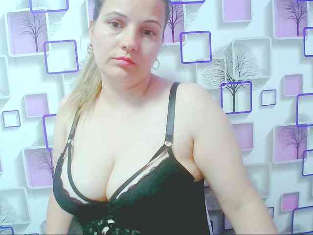HotZannya69 webcam
