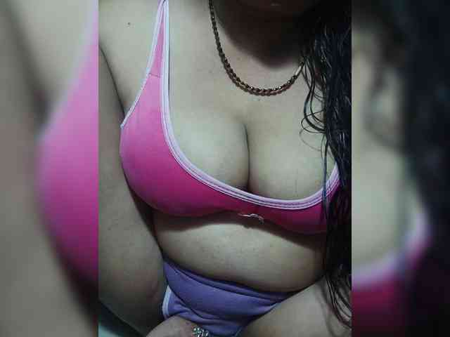 Lusty-Bhabhi webcam