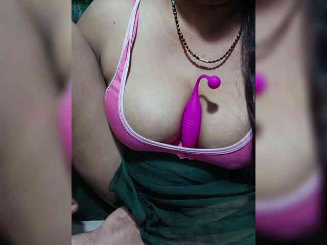 Lusty-Bhabhi webcam
