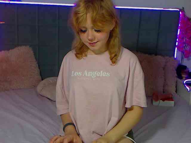 EmilyAngels webcam