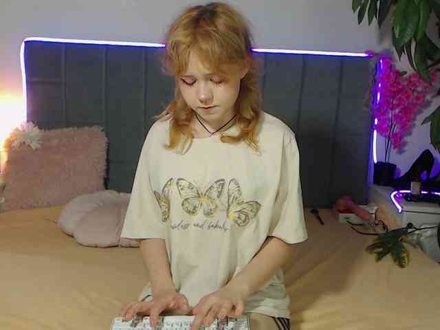 EmilyAngels webcam