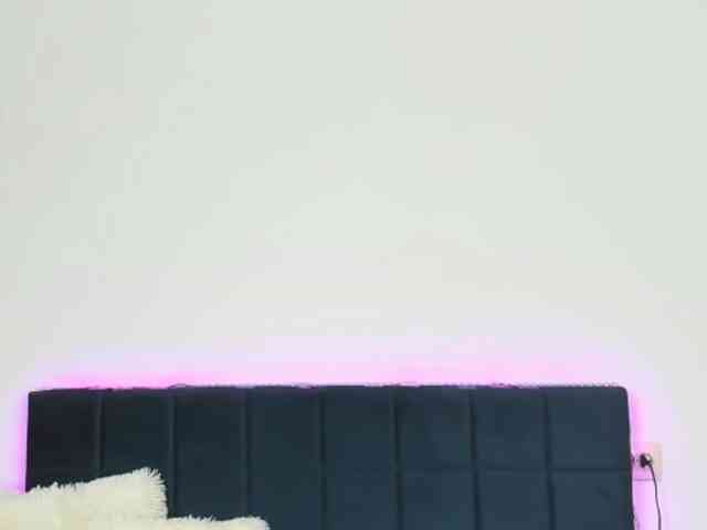EmilyAngels webcam