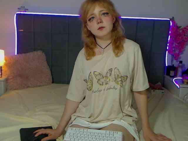 EmilyAngels webcam