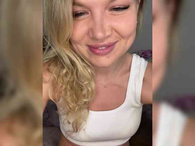 MagiBlond webcam
