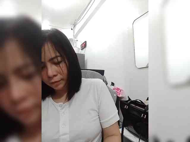 HotMommaMenu webcam