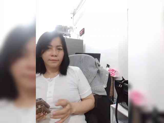HotMommaMenu webcam