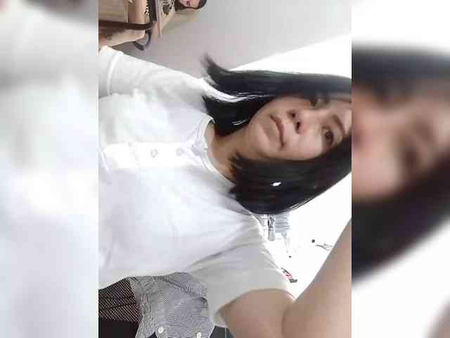 HotMommaMenu webcam