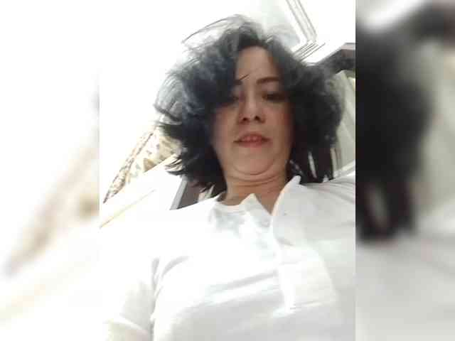 HotMommaMenu webcam