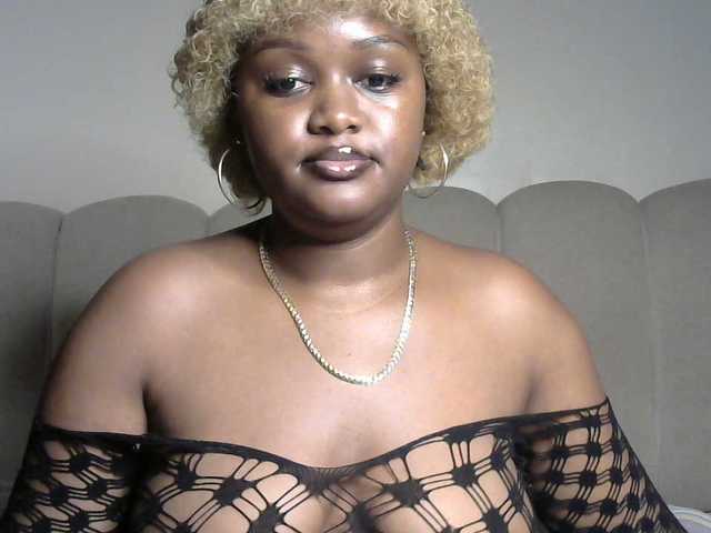 miss-caramel from BongaCams is Freechat