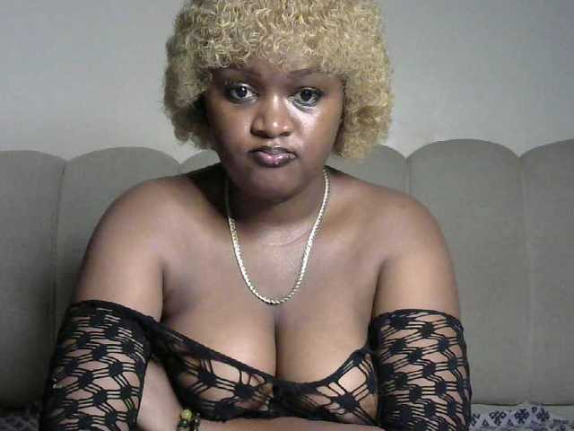 miss-caramel from BongaCams is Freechat