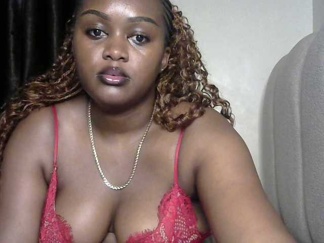 miss-caramel's BongaCams show and profile