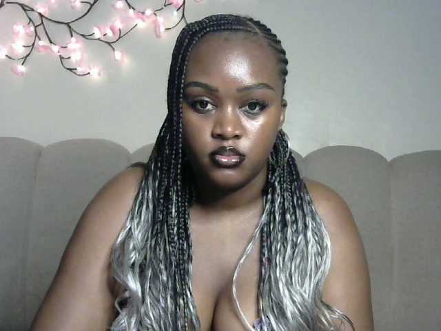 miss-caramel's BongaCams show and profile