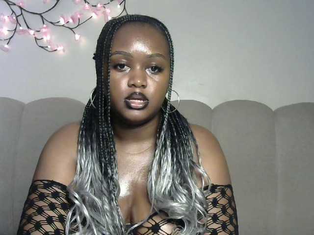 miss-caramel's BongaCams show and profile