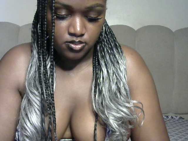 miss-caramel's BongaCams show and profile