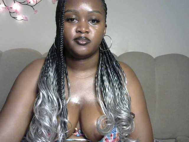 miss-caramel's BongaCams show and profile