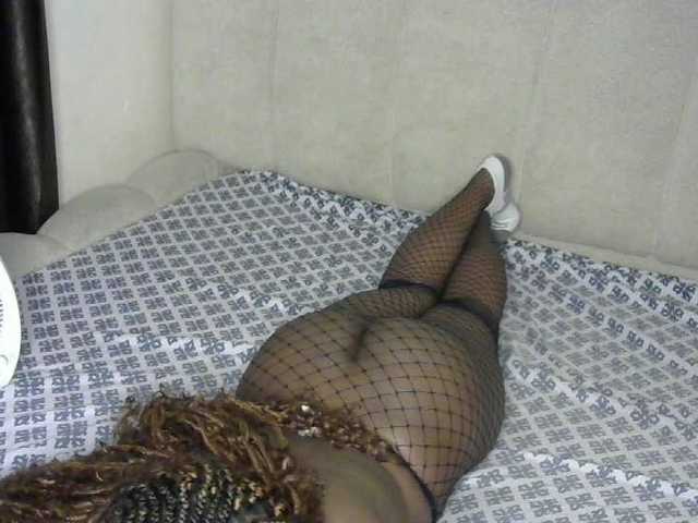 miss-caramel's BongaCams show and profile