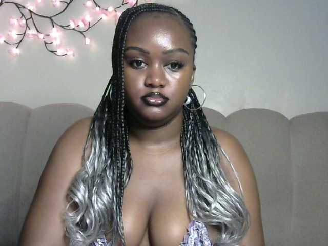 miss-caramel's BongaCams show and profile