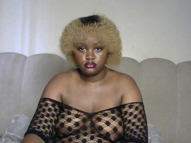 miss-caramel's BongaCams show and profile