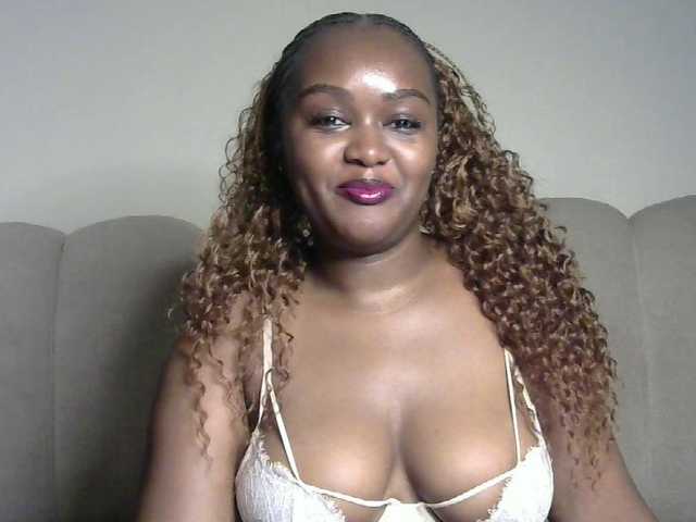 miss-caramel's BongaCams show and profile