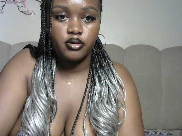 miss-caramel's BongaCams show and profile