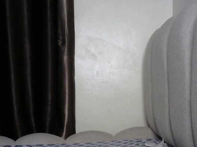 miss-caramel's BongaCams show and profile