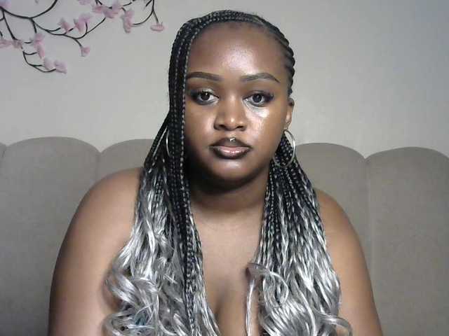 miss-caramel's BongaCams show and profile