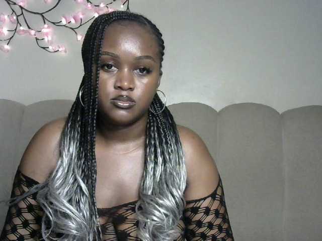 miss-caramel Live Cam on BongaCams