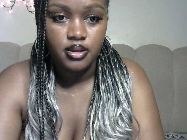 miss-caramel's BongaCams show and profile