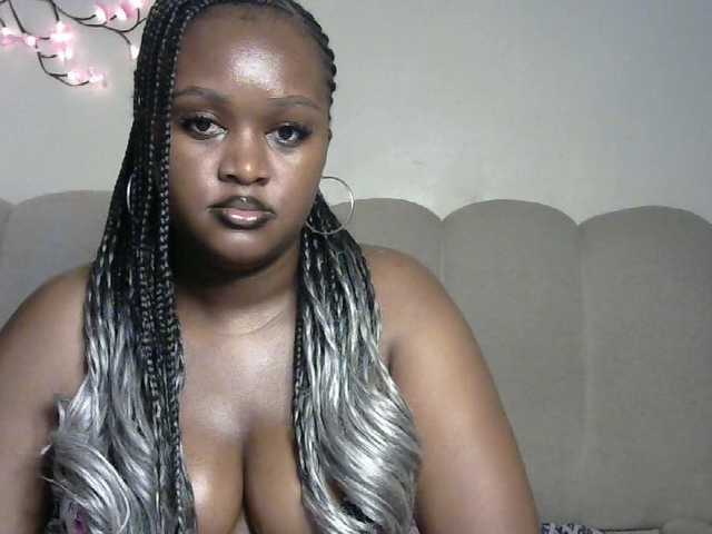 miss-caramel's BongaCams show and profile