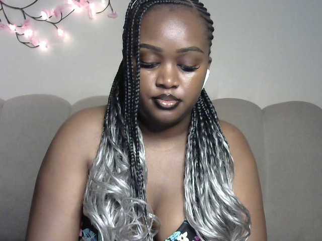 miss-caramel's BongaCams show and profile