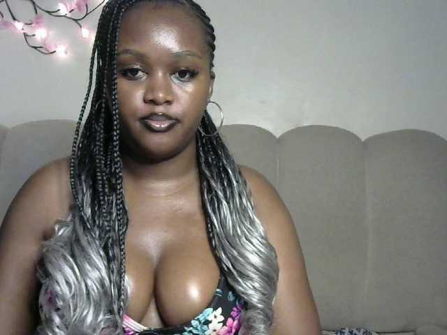 miss-caramel's BongaCams show and profile
