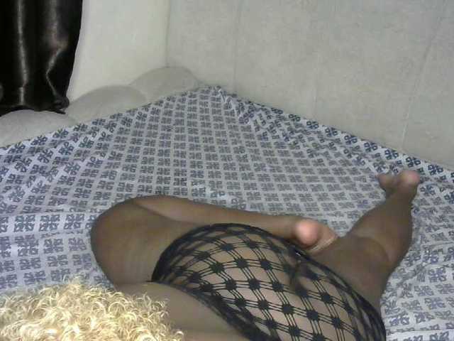 miss-caramel's BongaCams show and profile