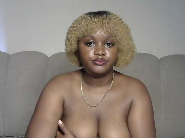 miss-caramel's BongaCams show and profile