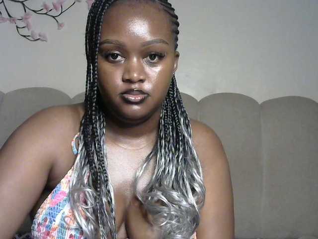 miss-caramel live cam profile